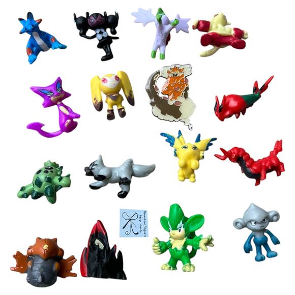 Pokemon 15 Figurines and 1 Pokemon 2018 Pin Bundle - Picture 1 of 4